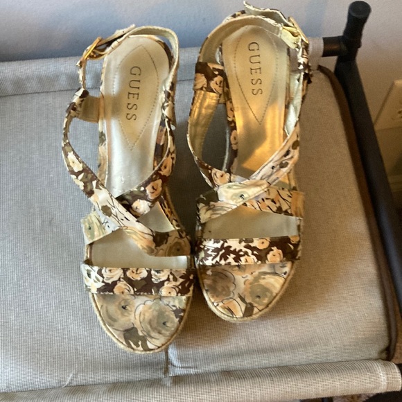 Guess Wedge Sandals - Picture 1 of 3